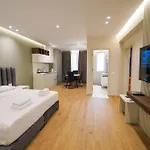 2 Steps From City Center Apt 3 1