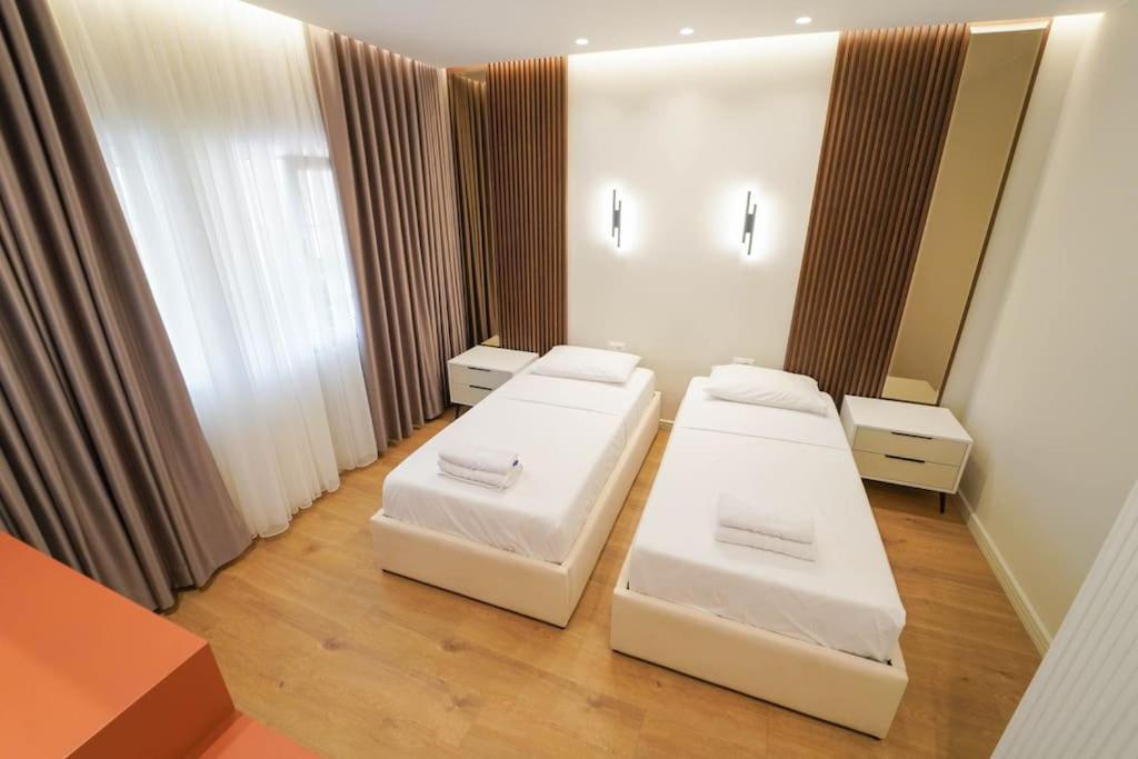 Apartament 2 Steps From Center 3 1